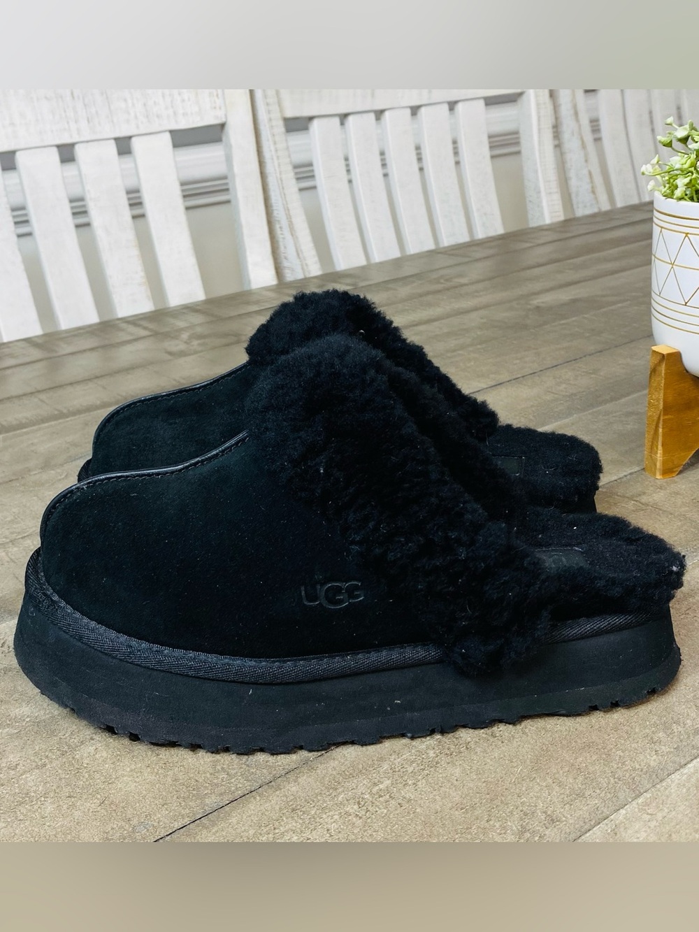 UGG Disquette Black Sheepskin Fur Platform Suede Slide Slippers Size 7